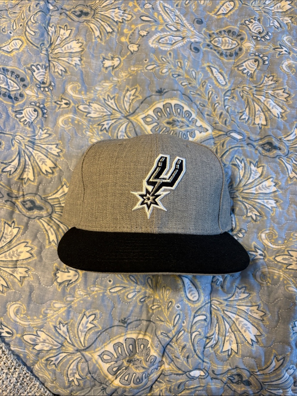 Grey and Black Flat Brim Hat San Antonio Spurs